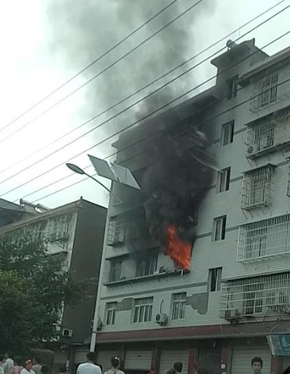 重庆八楼爆料事件真相视频,真相视频揭露惊人内幕  第3张